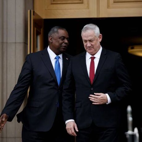 وزیران دفاع آمریکاواسرائیل برای برگزاری مانور حمله به تاسیسات هستهای ایران رایزنی میکنند