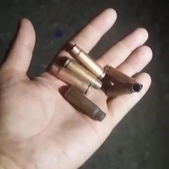 حال وش: نیروهای اطلاعات انتظامی چندین سوختبر را در ایرانشهر هدف تیراندازی قرار دادند