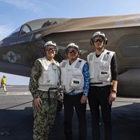 ویتکاف و کوشنر پس از مذاکرات عمان از ناو لینکلن بازدید کردند