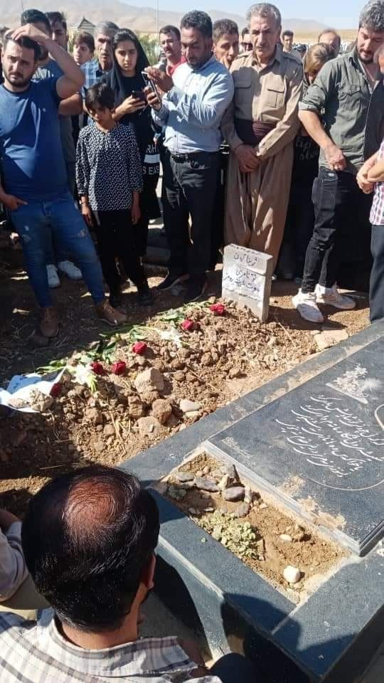 هتافات بـ"موت المرشد" الإيراني أثناء تشييع مهسا اميني.. وتقارير عن انقطاع للإنترنت