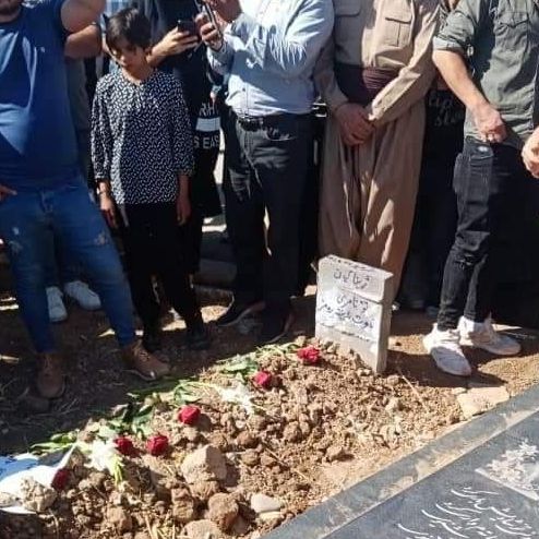 هتافات بـ"موت المرشد" الإيراني أثناء تشييع مهسا اميني.. وتقارير عن انقطاع للإنترنت