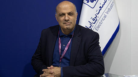 دبیر سندیکای صنعت برق: مذاکرات مشکل برق را حل نمیکند، بادبزن و آفتابه بخرید