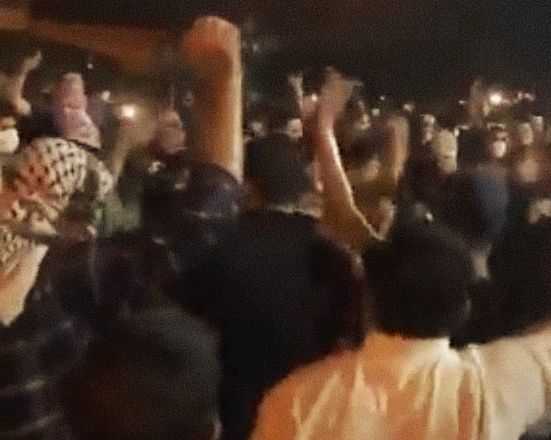 همشهری: طی اعتراضات خوزستان، فقط در سوسنگرد ۳۰۰ نفر از مردم معترض را بازداشت کردند