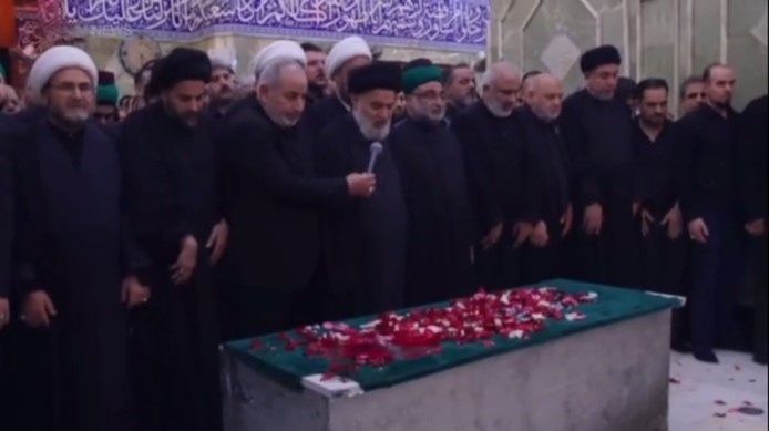 مراسم نماز میت بر جنازه علی خامنه‌ای در مقبره ابوالفضل در کربلا برگزار شد