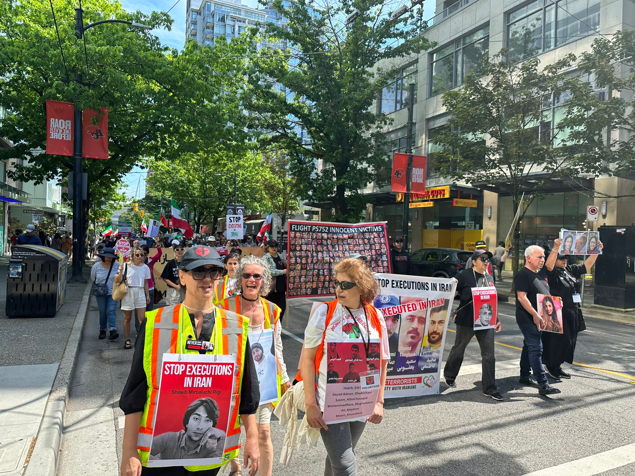 تجمع جهانی ایرانیان علیه اعدام‌ها؛ معترضان شعار «جمهوری اعدامی دشمن هر ایرانی» سر دادند