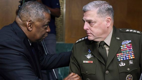 Defense Secretary Lloyd Austin (left) and Chairman of the Joint Chiefs Gen Mark Milley