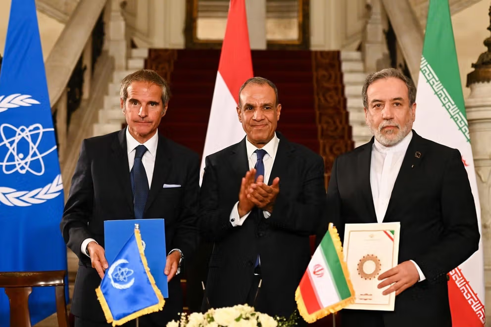 توافق جمهوری اسلامی و آژانس بین المللی انرژی اتمی./ قاهره ۱۸ شهریور 