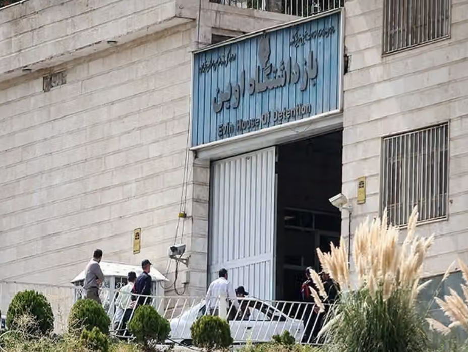 حرمان 9 سجينات سياسيات في "إيفين" بطهران من الاتصال بعائلاتهن ومنعهن من الزيارة لمدة شهر