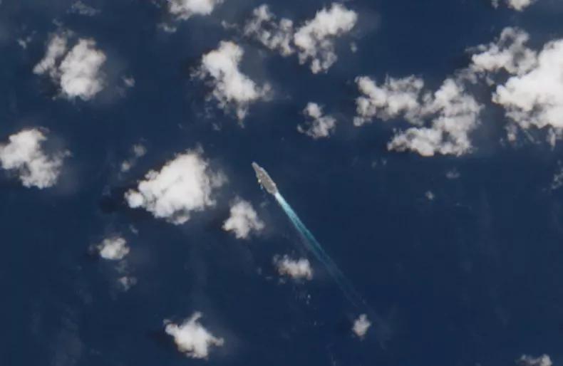 Satellite imagery shows US aircraft carrier in proximity to Iran - Newsweek