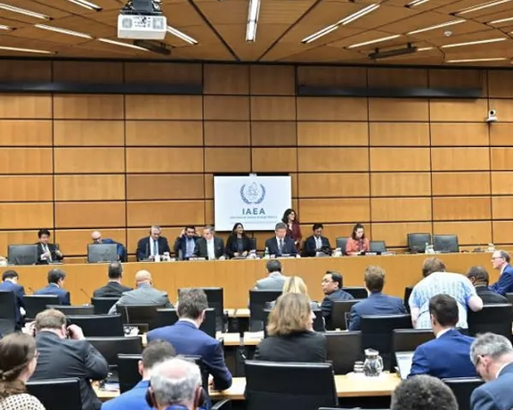 إيران تنتقد "مجلس المحافظين" وتطالب مجددًا بـ "ضمانات" وإغلاق تحقيق ملف المواقع المشبوهة