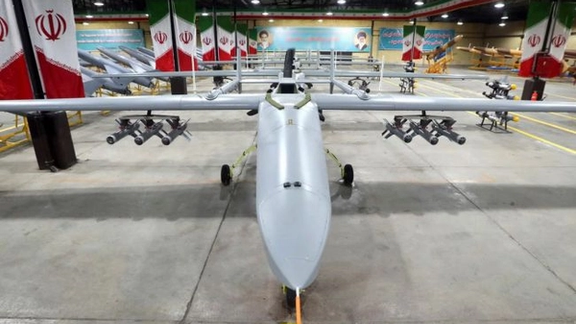 وسائل إعلام إسرائيلية تفيد بوقوع "انفجار غامض" في قاعدة للطائرات المُسيّرة وسط إيران