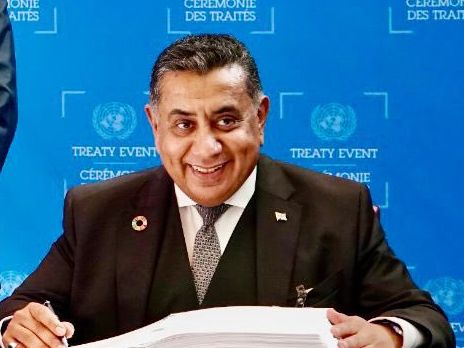 معاون وزیر خارجه بریتانیا: شجاعت نرگس محمدی در برابر ظلم، الهامبخش همه ماست