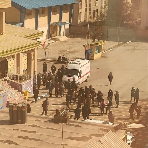 حملات شیمیایی به دهها مدرسه در روز شنبه؛ «عامل مسمومیت ترکیبی از چند گاز است»