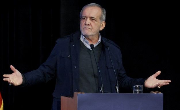 واکنش پزشکیان به انتقادات از رانت اینترنتی: دستور دادم سیم‌کارت‌های سفید، سیاه شود