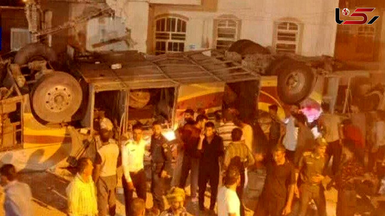 عشرات القتلى والمصابين الباكستانيين في انقلاب حافلة زوار "مراسم الأربعين" في إيران