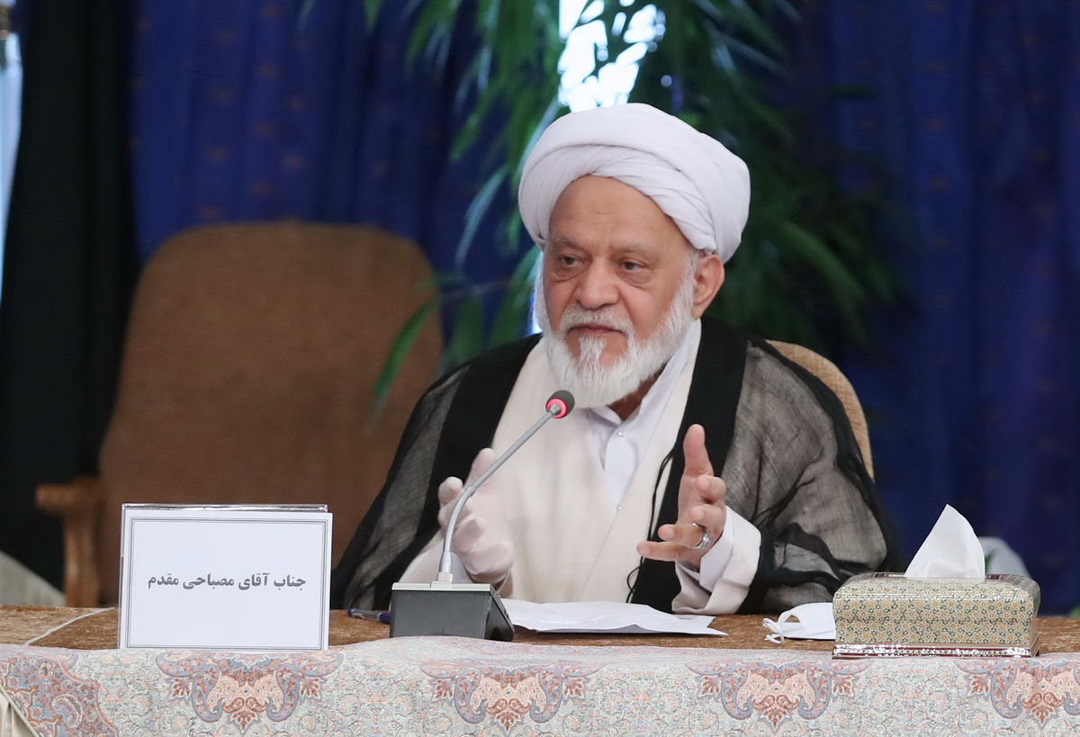 عضو مجمع تشخیص مصلحت: آمریکا با اعزام نیرو برای تصرف جزایر دست به خودکشی دسته‌جمعی می‌زند