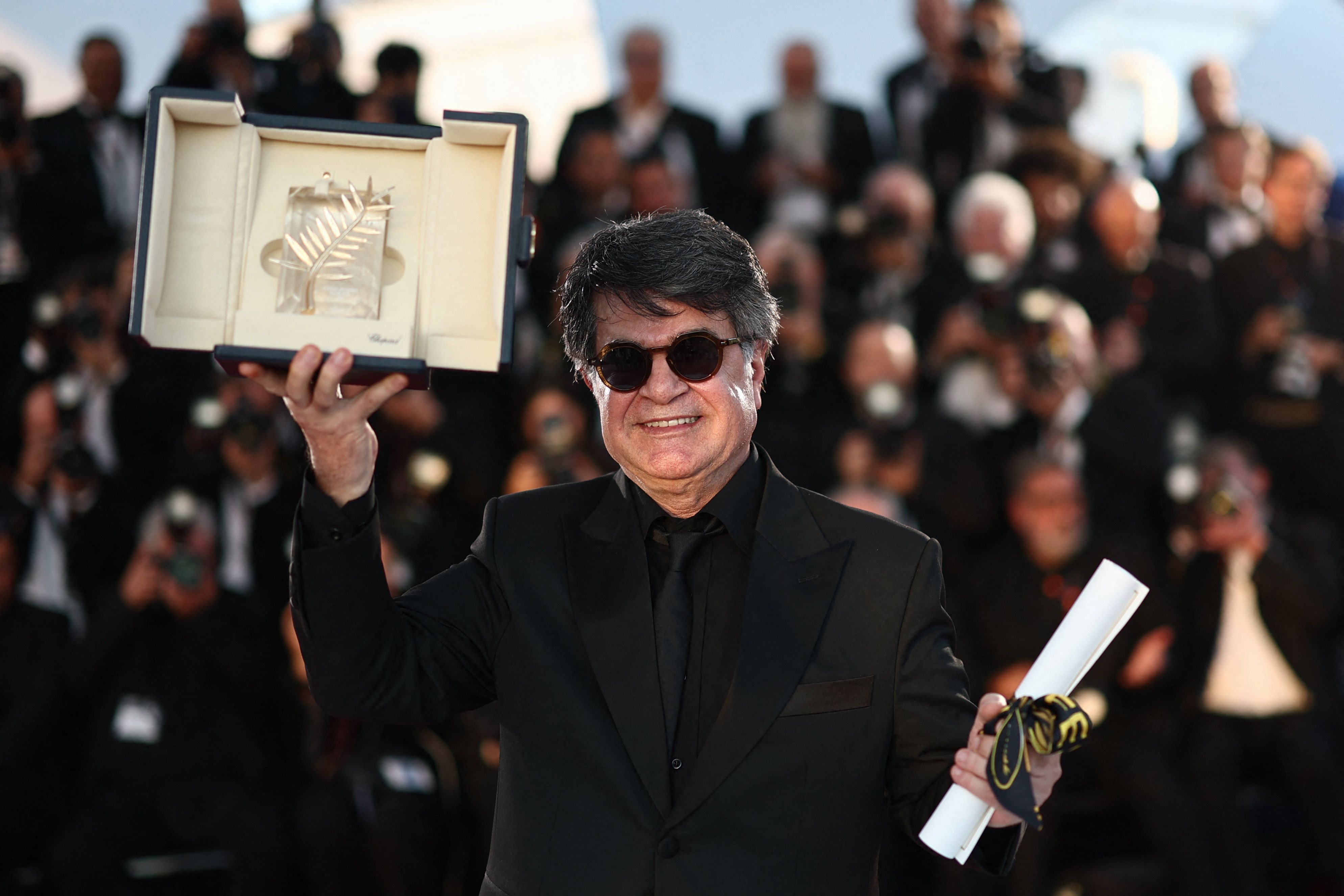 Director Jafar Panahi, Palme d'Or award winner for the film "Un simple accident" (It Was Just an Accident), poses during a photocall after the closing ceremony of the 78th Cannes Film Festival in Cannes, France, May 24, 2025.