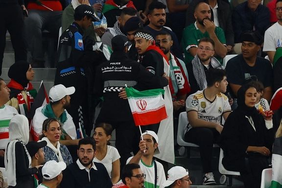 اخراج تماشاگر بازی ایران و فلسطین به دلیل نمایش بنر علیه اسرائیل