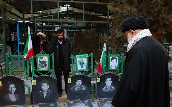 ملمحا إلى إيران وتركيا.. برلماني أفغاني سابق يطالب بعدم إرسال مواطنيه إلى الحرب في سوريا