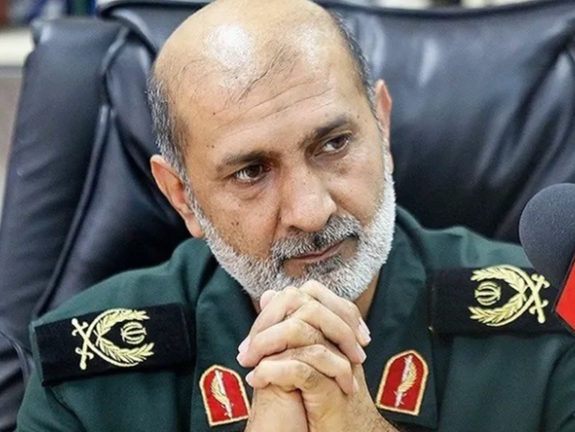 مسؤول إيراني في مكتب خامنئي: النظام لم يسقط.. لكننا تلقينا ضربة