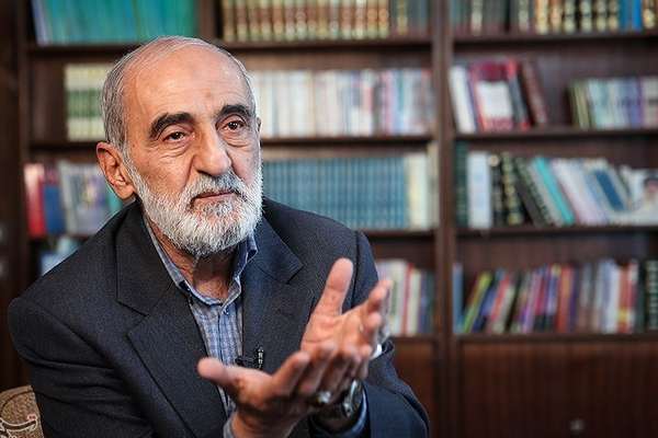 کیهان مذاکره با آمریکا را «عملیات فریب» خواند و خواستار پاسخ نظامی به محاصره شد