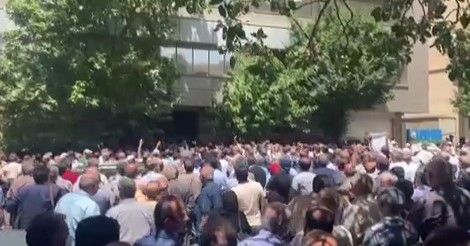 طهران والأهواز وإيلام وشيراز ومدن إيرانية مختلفة تتحول إلى ساحات احتجاج ضد النظام