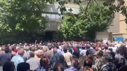 تهران، اهواز، ایلام، شیراز و ...؛ شهرهای مختلف ایران عرصه تجمعات با شعارهای ضدحکومتی