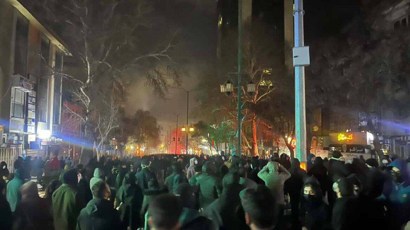 شانزدهمین روز انقلاب ملی ایرانیان چگونه گذشت؟