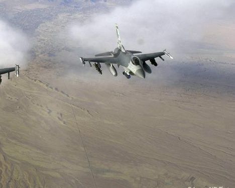 سفیر افغانستان: حمایت نیروی هوایی آمریکا برای مقابله با حملات طالبان بسیار محدود است