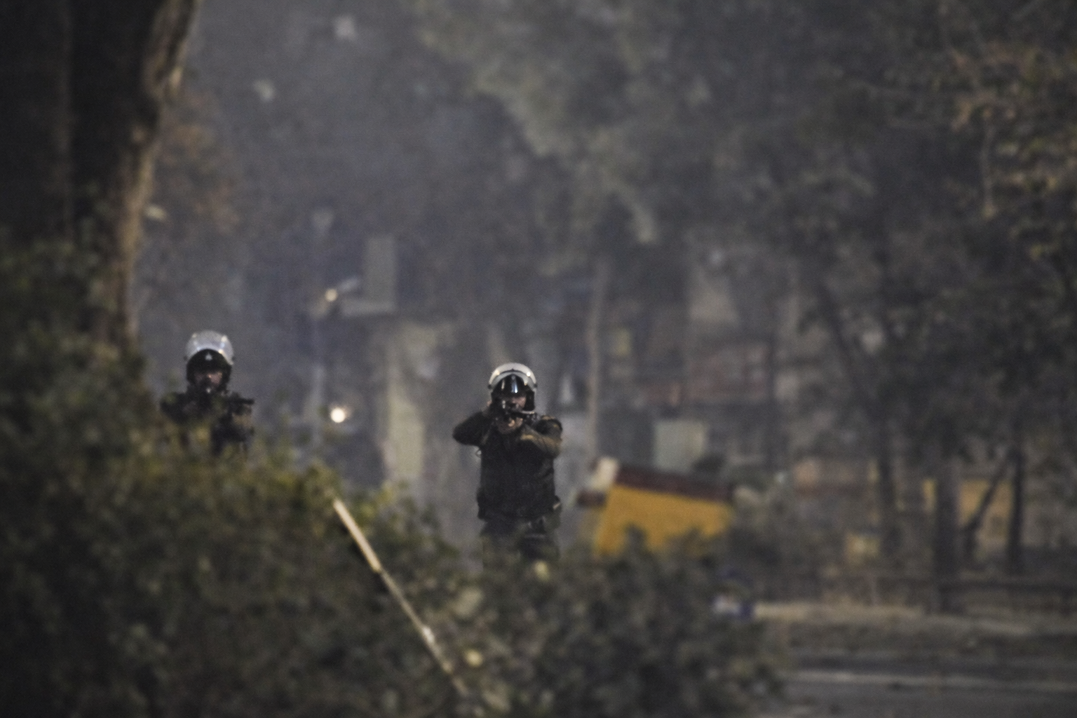 Witnesses report gunfire aimed at heads, faces in Dezful protests