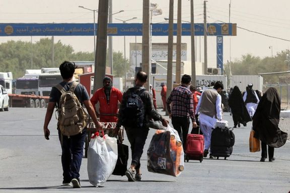 قمع المهاجرين الأفغان في إيران.. صناعة عدوّ جديد بعد الفشل الاستخباراتي