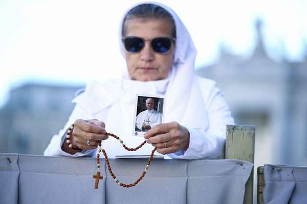 پاپ لئو پس از تشخیص غیرمنتظره سرطان، دوباره روی پا ایستاد