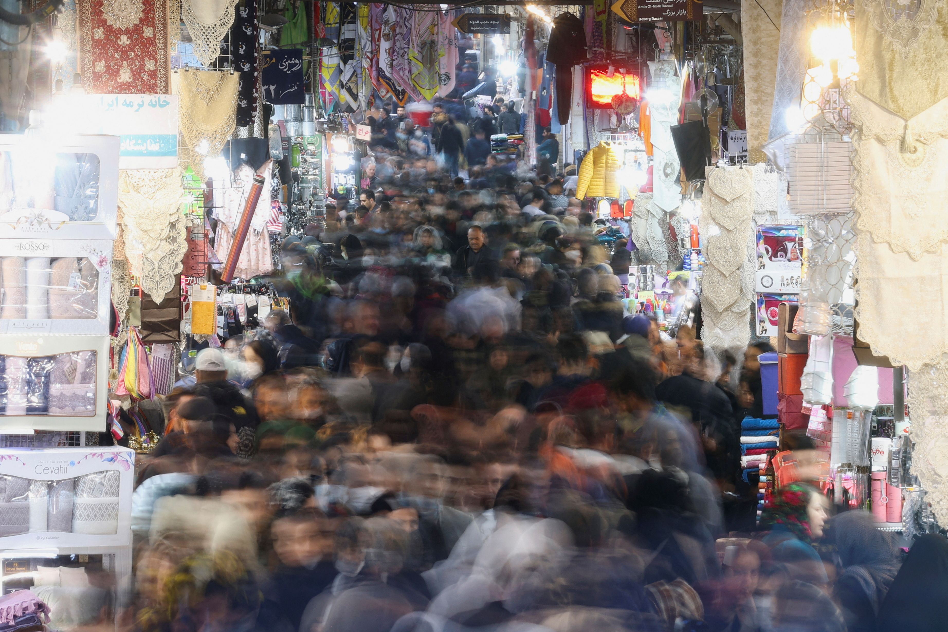 Economist In Iran Blasts State Control, Advocates Liberal Approach