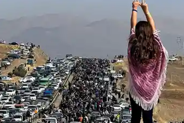 چهار سال پس از ژینا؛ نسلی که دیگر به پیش از «زن، زندگی، آزادی» بازنگشت