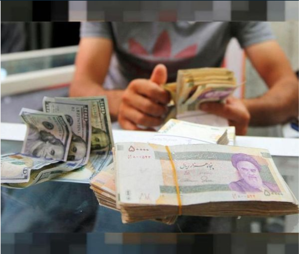 إيران تجمد 2300 حساب بنكي لنشطاء في سوق العملة.. إثر الزيادة الشديدة في سعر الدولار