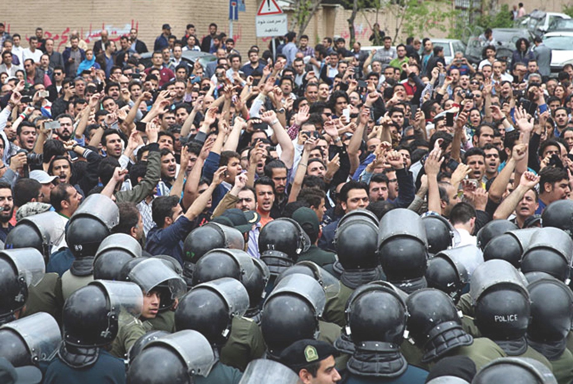 مسؤول إيراني لـ"رويترز": نعلم أن الاحتجاجات قادمة... لكن لا نعرف متى