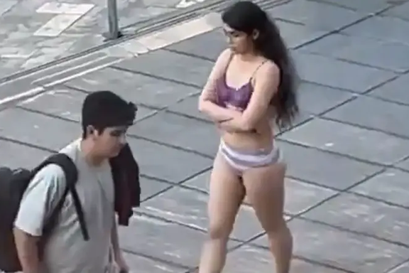 مکارم شیرازی: برهنه شدن دانشجوی علوم و تحقیقات واقعا ناراحتکننده بود