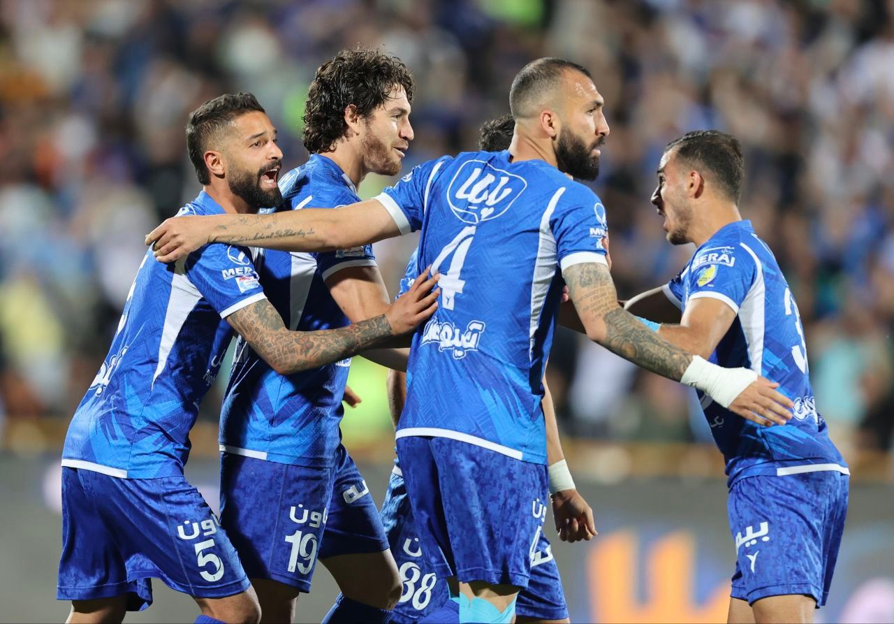 خبرگزاری نزدیک به سپاه: استقلال هم مثل پرسپولیس خریدار نداشت، مزایده واگذاری لغو شد