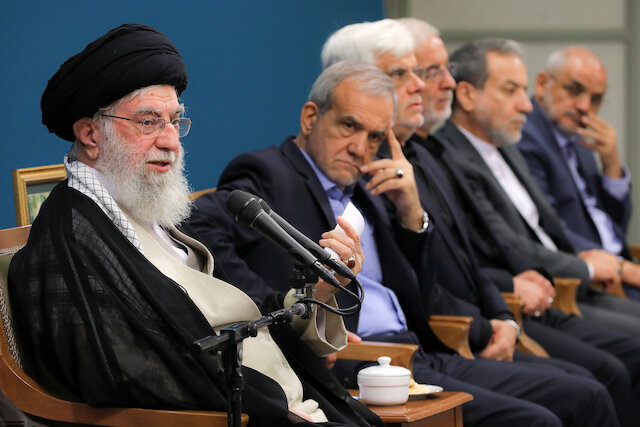 وال‌ استریت ژورنال: جمهوری اسلامی خواستار لغو سریع تحریم‌های آمریکا است