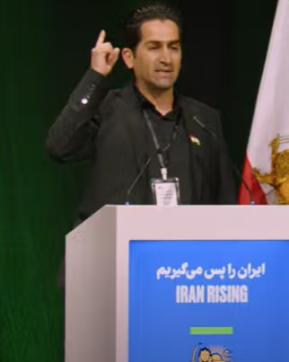 والد طفل قتلته قوات الأمن: اللعنة على اليورانيوم الذي خصّبه النظام لإفقار الشعب