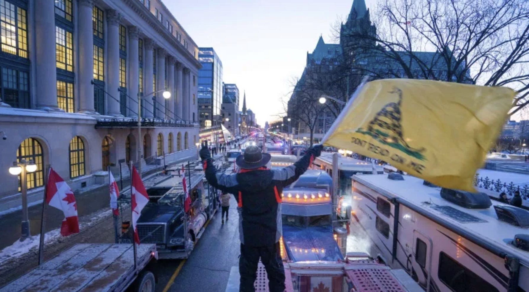 کانادا برای پایان دادن به اعتراضات مخالفان محدودیت‌های کرونایی، شرایط اضطراری اعلام کرد