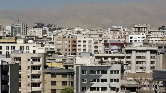 امیر منصوری، استاد دانشگاه تهران: به علت گرانی، پدیده خانههای اشتراکی شکل گرفته