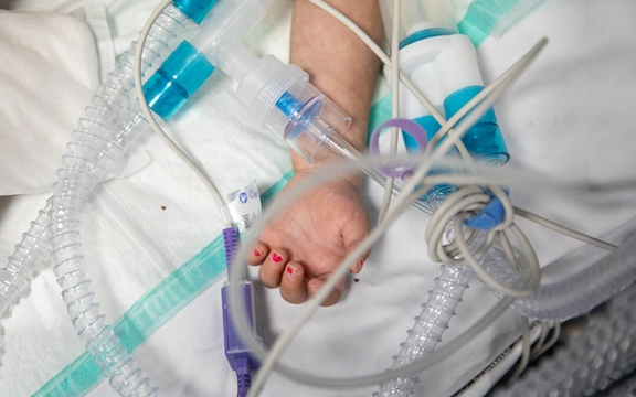 صحيفة إيرانية: مصرع 3 أطفال في طهران بسبب "مبيد حشري"