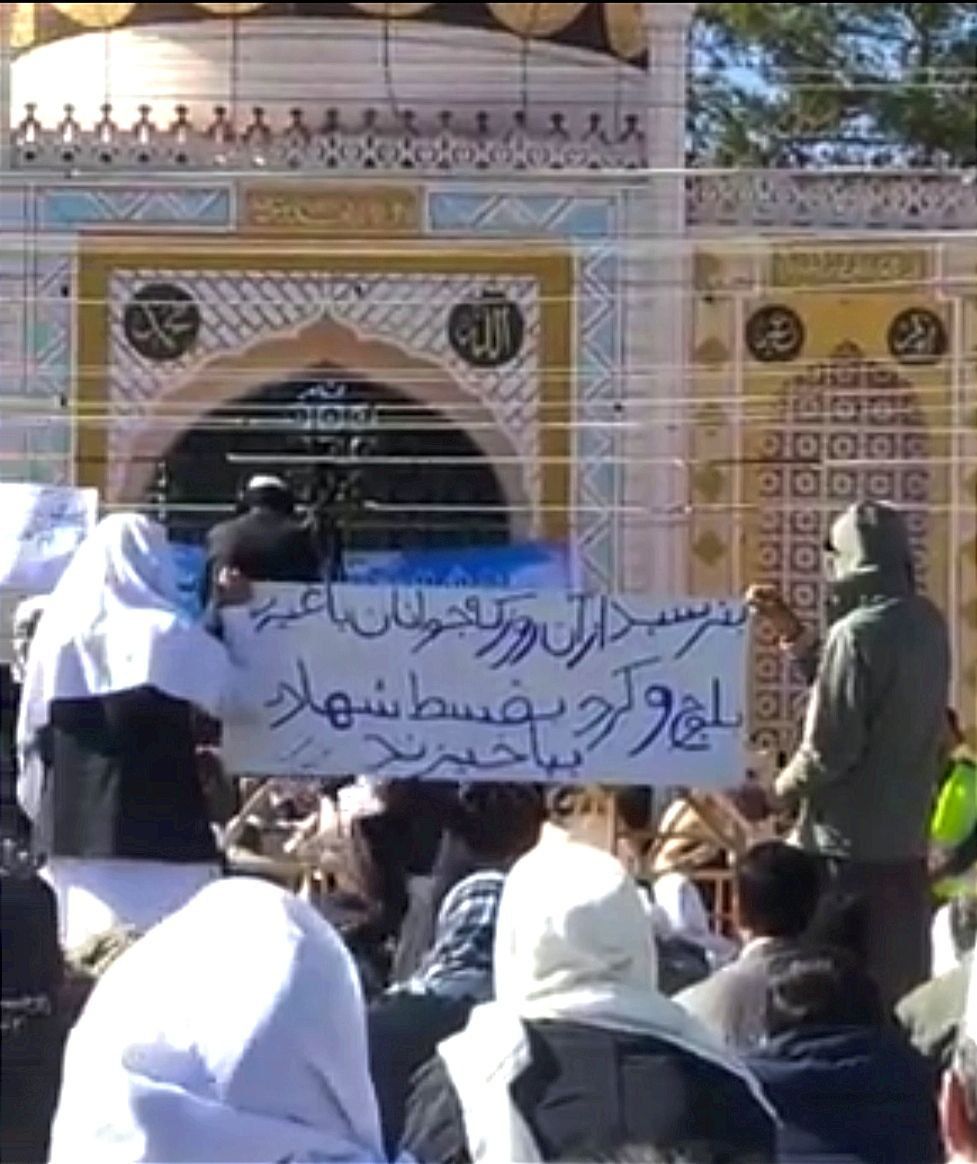 کنایه مولوی عبدالحمید به خامنه‌ای درباره نقش‌آفرینی مداحان: مداحی مشکل کشور را حل نمی‌کند