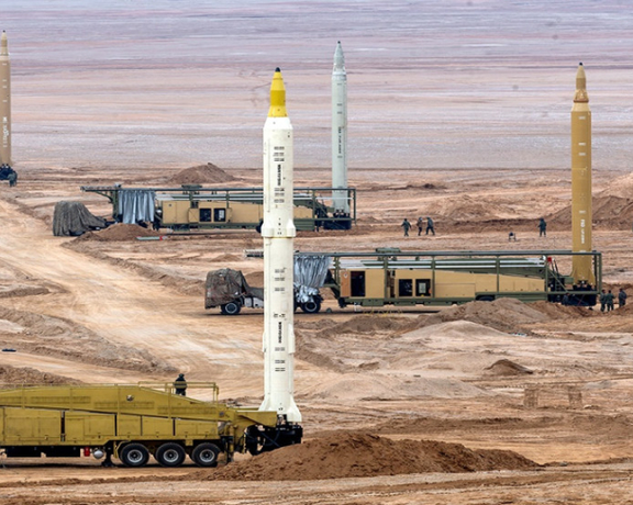 ناشط إصلاحي إيراني: تم اختراق دفاعاتنا الجوية بأكملها.. نحن نعيش في وهم أرنب غبي