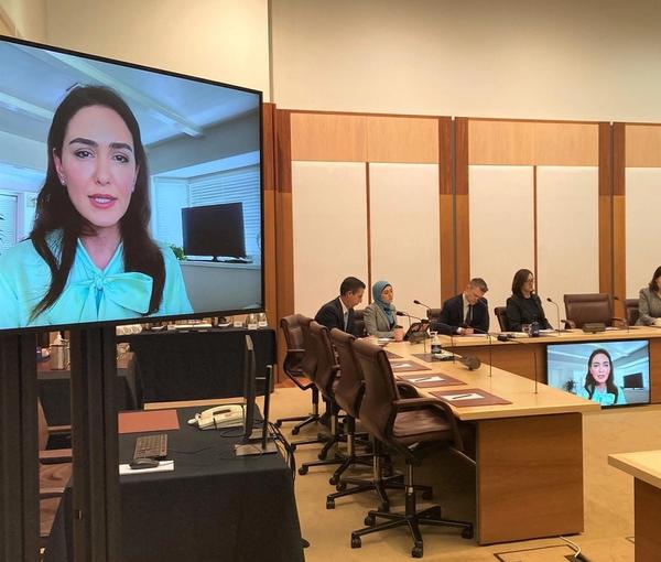 ناشطة إيرانية معارضة تدعو أستراليا إلى فرض عقوبات على خامنئي واعتبار الحرس الثوري إرهابيا