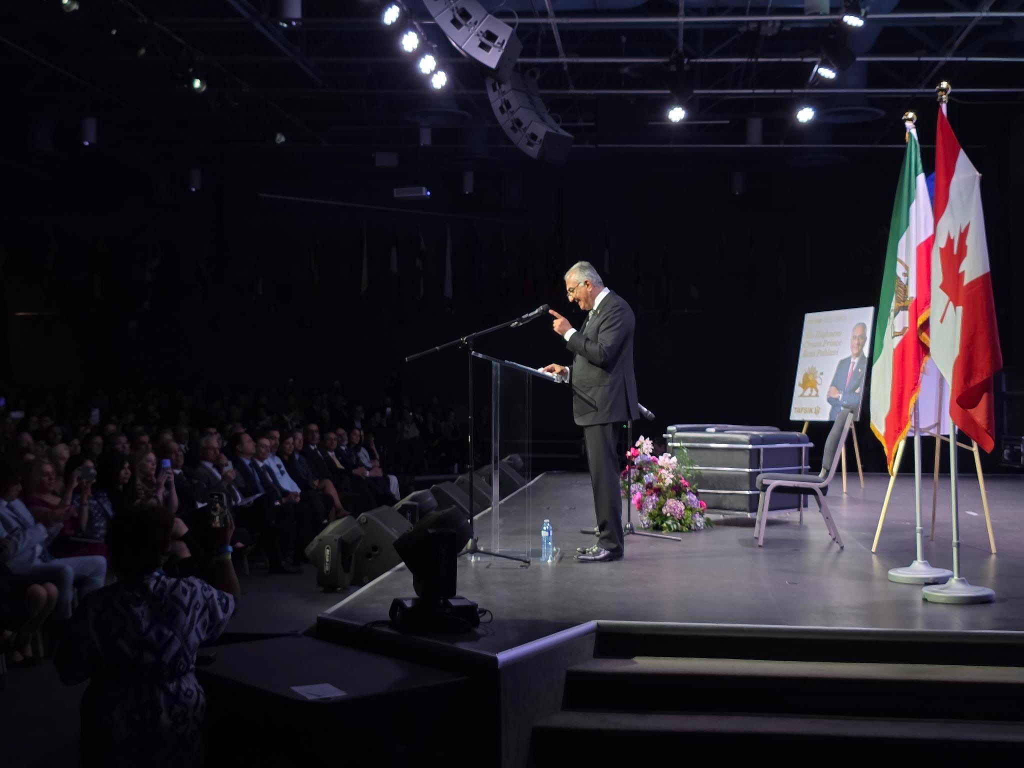 ولي عهد إيران السابق: الشعب الإيراني بصدد تقرير مصيره