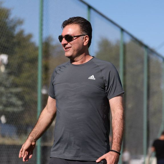 کنایه مظفریزاده به پرسپولیس: تا تست پزشکی و فرآیند اداری جذب بازیکن طی نشود، نمیگوییم