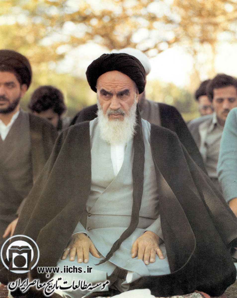 شهرداری نوفل‌ لوشاتو نام روح‌الله خمینی را از این منطقه حذف کرد