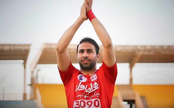 امیر نصرآزادانی، بازیکن پیشین تراکتور، از زندان به بیمارستان الزهرا در اصفهان منتقل شد